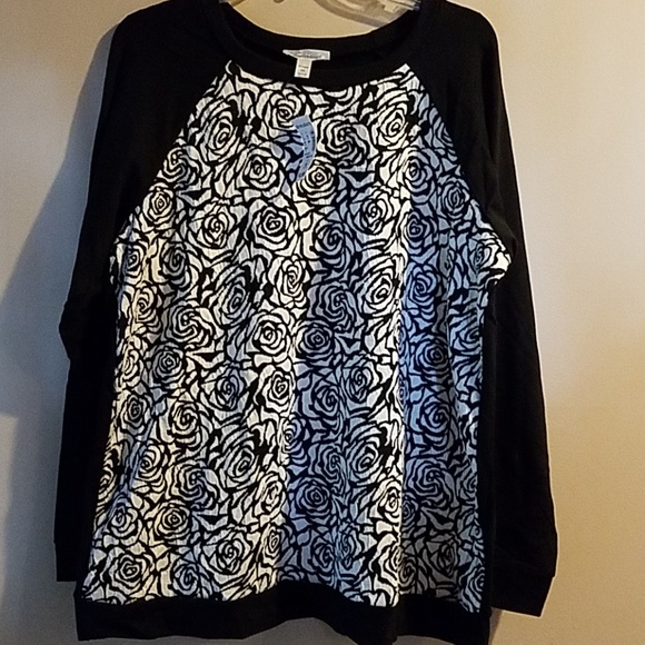 Dressbarn Tops - Black & White Rose Sweatshirt
